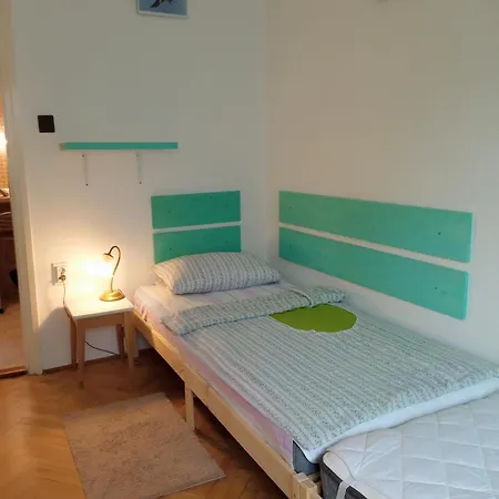 Fuesti Fecske Appartement *